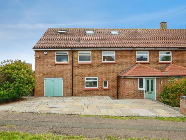 House for sale in Five Acres, Hertfordshire