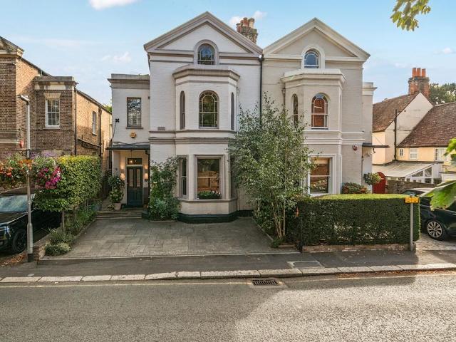 House for sale in Southlea, Datchet