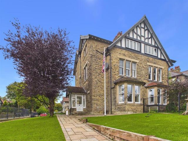 House for sale in Buxton, High Peak