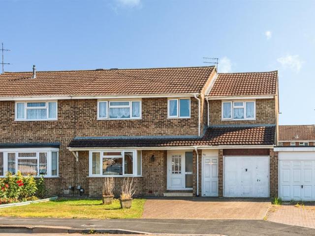 House for sale in Haydon Wick, Swindon