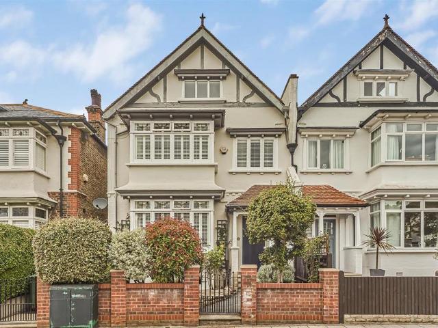 House for sale in Streatham, Greater London