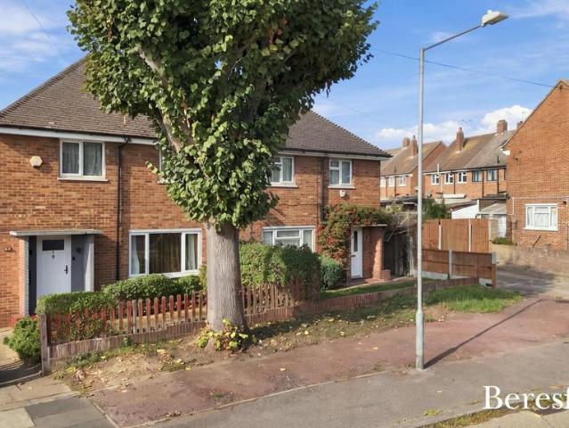 House for sale in Aveley, Essex