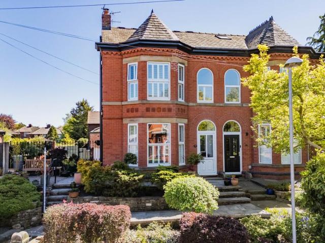 House for sale in Roe Green, Salford