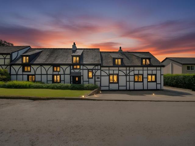 House for sale in Higher Bartle, Lancashire