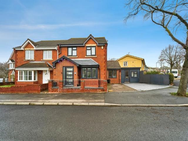 House for sale in Hall End, West Bromwich