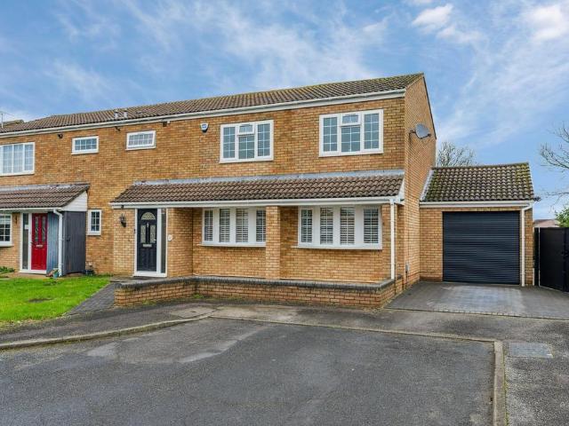 House for sale in Fishers Green, Shephall