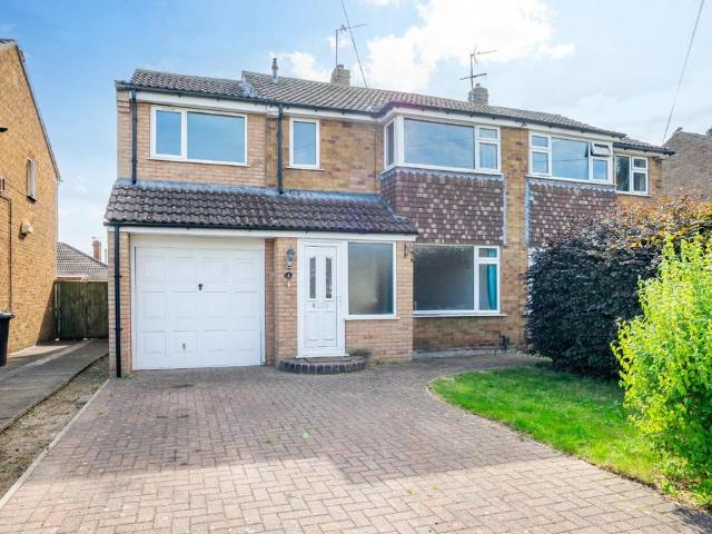 House for sale in High Field, York