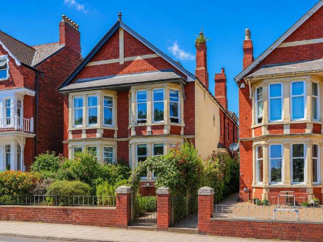 House for sale in The Knap, Barry