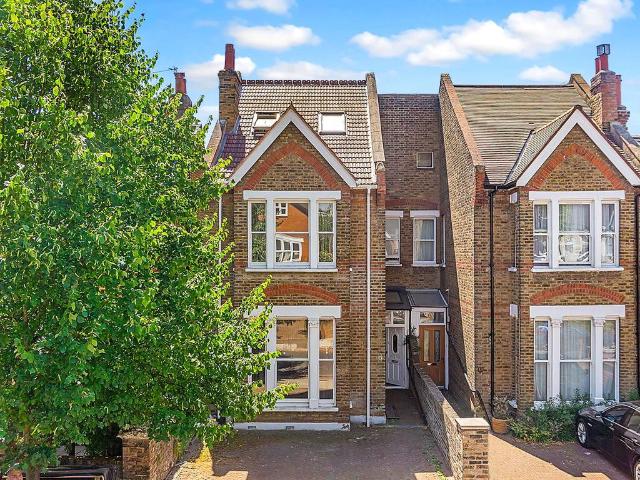 House for sale in London Borough of Ealing, Hanwell