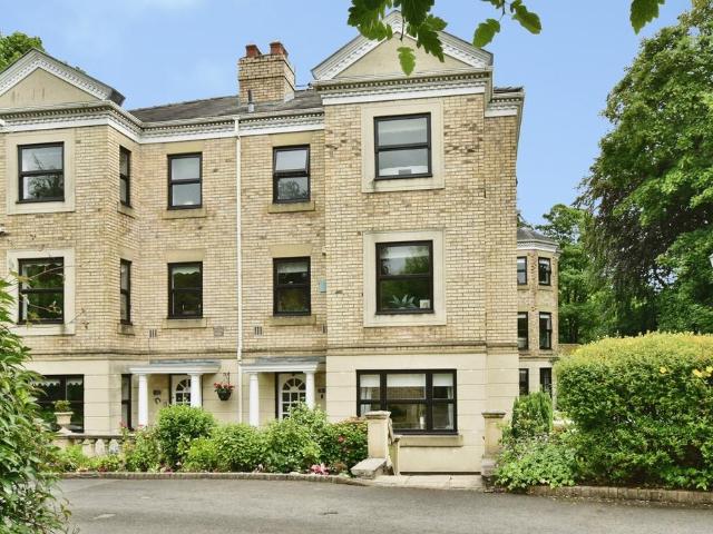 House for sale in Oldfield Brow, Trafford Park