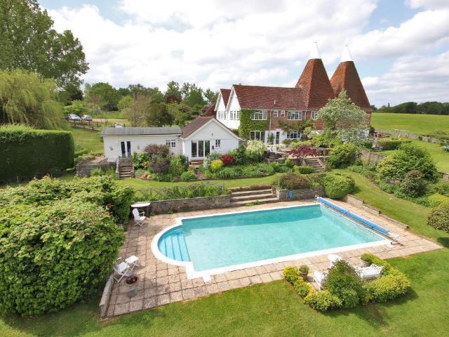 House for sale in Sandown Park, Kent