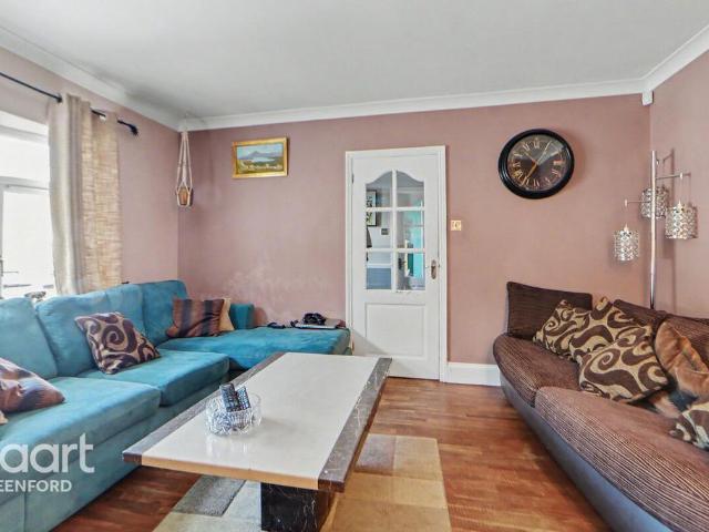 House for sale in London Borough of Ealing, Greenford