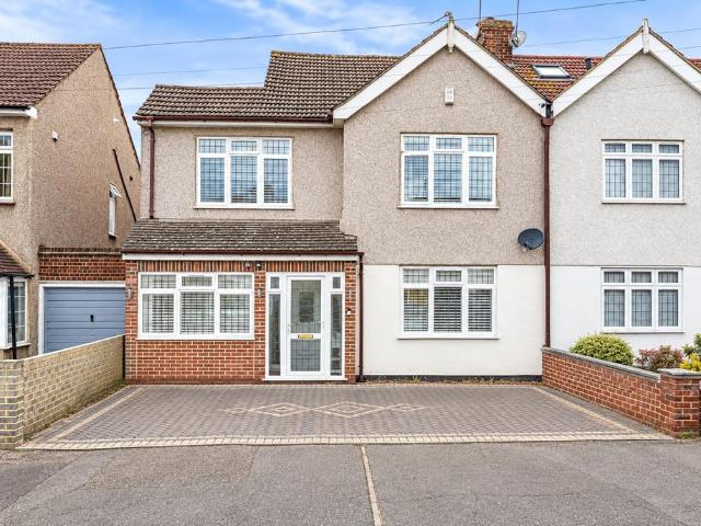 House for sale in Belle Grove, Greater London