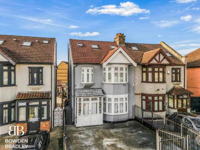House for sale in London Borough of Redbridge, Greater London