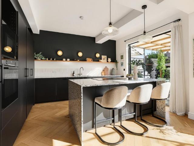 House for sale in Poets Corner, Greater London