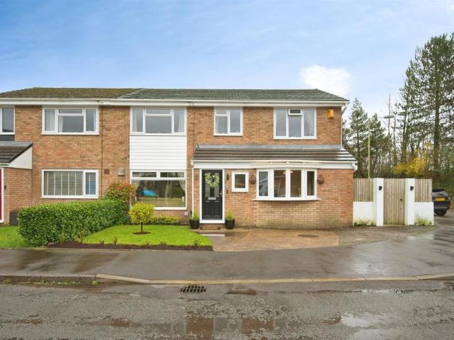 House for sale in Llantrisant, Wales