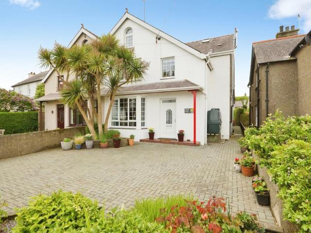 House for sale in Morfa Nefyn, Wales