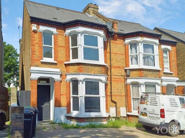 House for sale in Kings Farm, Hamerton