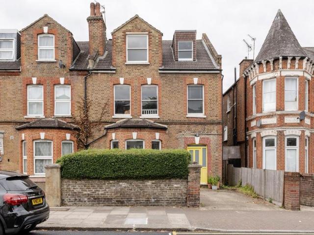 House for sale in Harlesden, Greater London