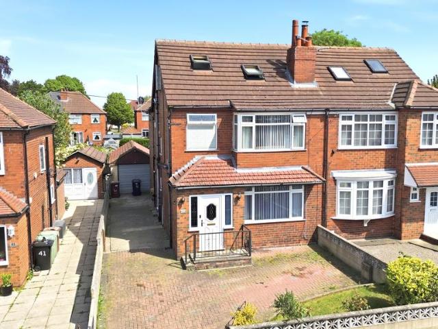 House for sale in Austhorpe, West Yorkshire