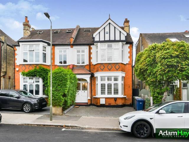 House for sale in Friern Barnet, Greater London