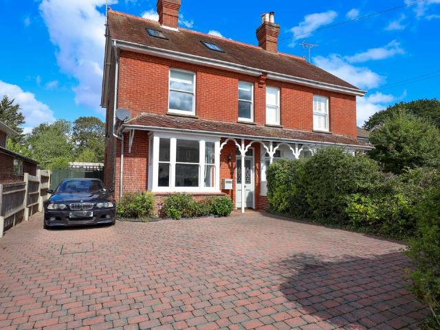 House for sale in World's End, Perryfields