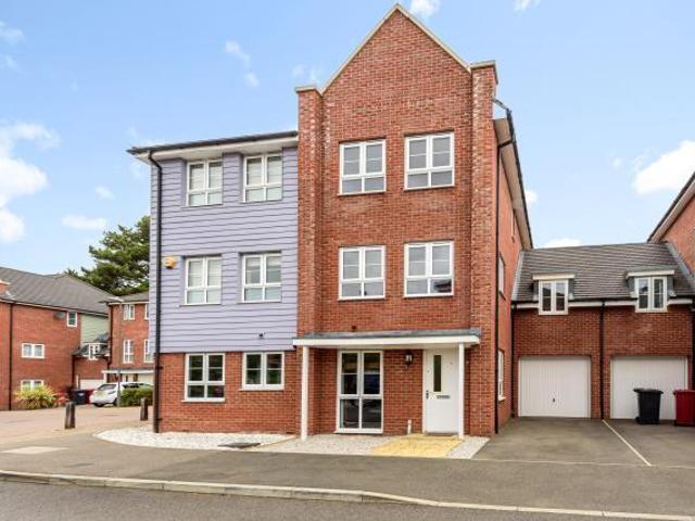 House for sale in Burnham, Slough
