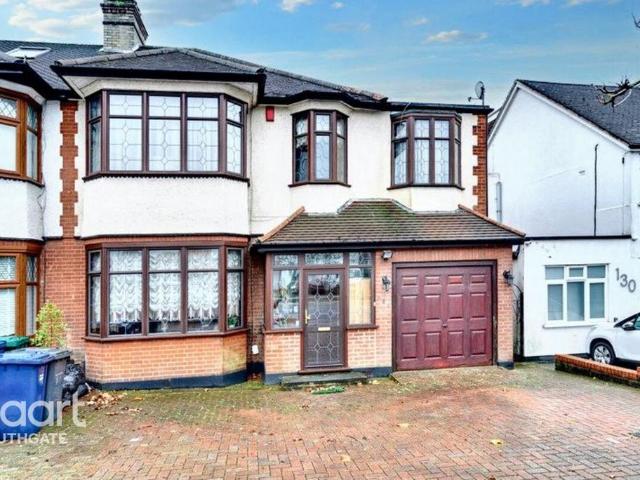 House for sale in East Barnet, Greater London