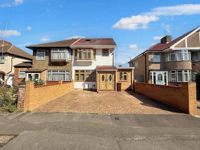 House for sale in Greater London