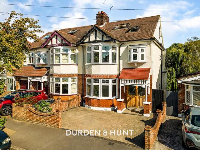 House for sale in London Borough of Redbridge, Greater London