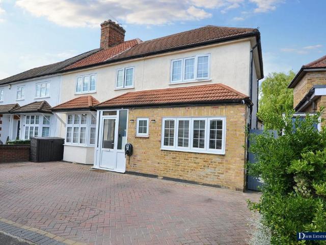 House for sale in Hornchurch, Greater London