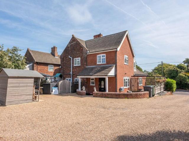 House for sale in Roughton, Comers