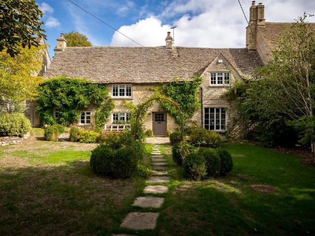 House for sale in Meysey Hampton, Cotswold