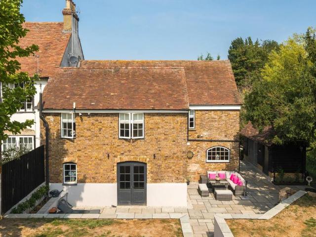 House for sale in Oad Street, Kent