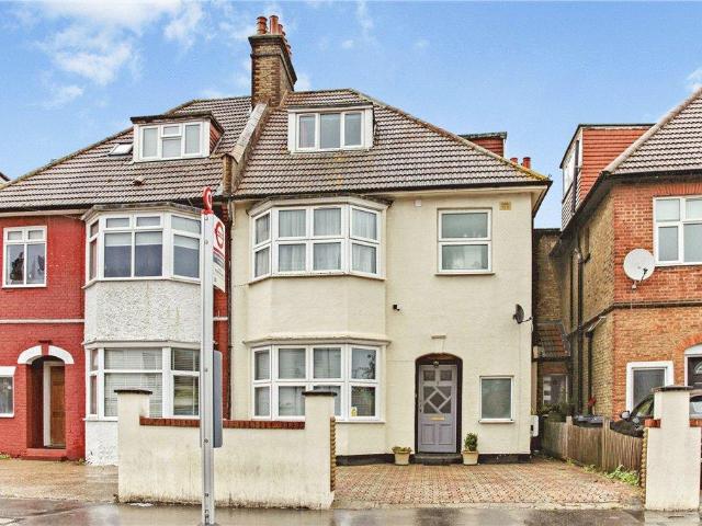 House for sale in London Borough of Croydon, Norbury