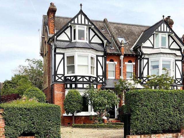 House for sale in Surbiton, Greater London