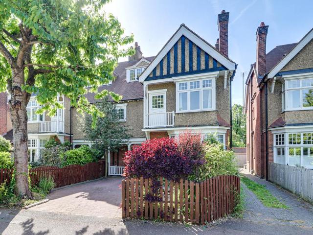 House for sale in St Albans, Five Acres