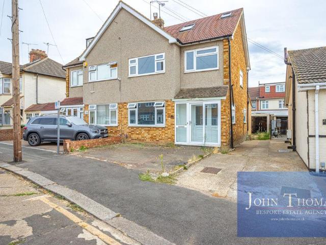 House for sale in Marks Gate, Greater London