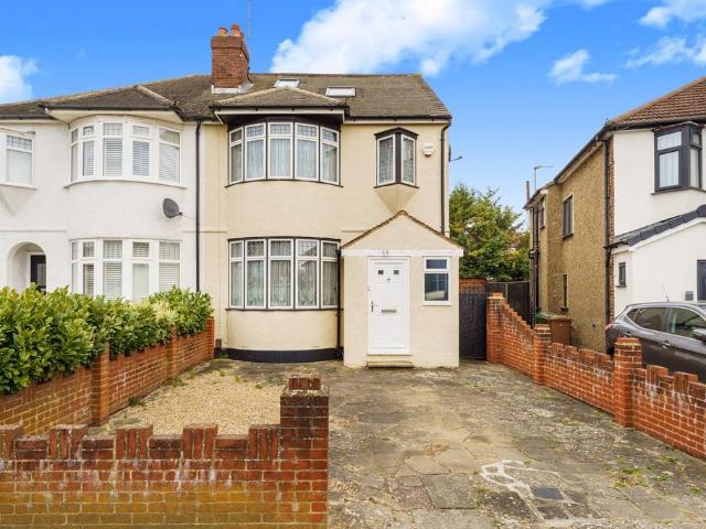 House for sale in Knowle Green, Lower Halliford