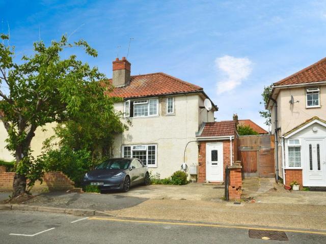 House for sale in Hayes, Greater London