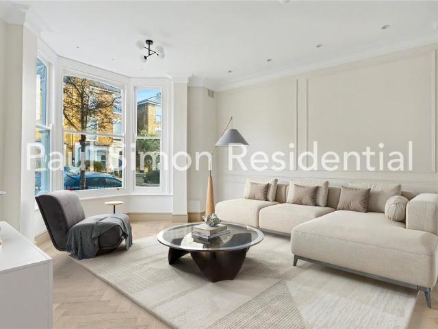House for sale in Brownswood Park, Stoke Newington