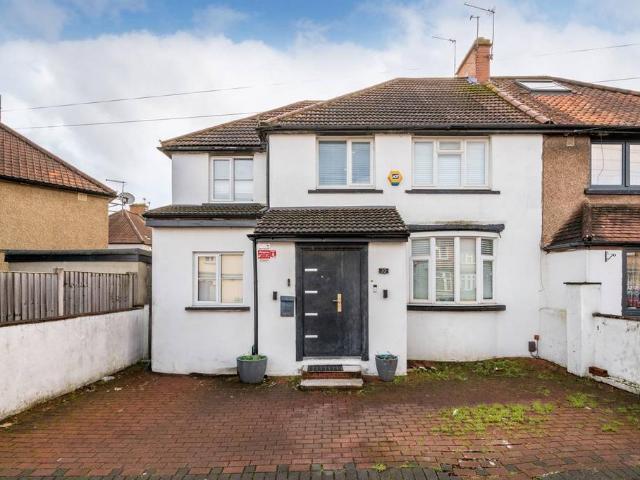 House for sale in London Borough of Hounslow, Feltham