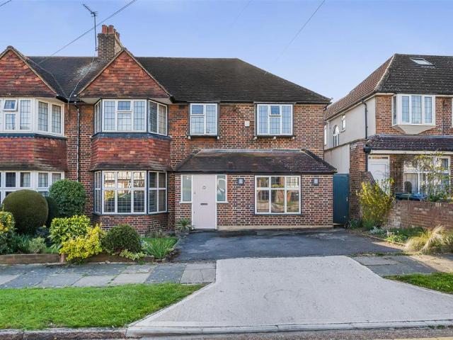House for sale in New Malden, Greater London