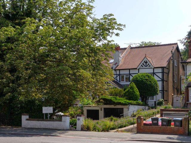 House for sale in London Borough of Croydon, Purley