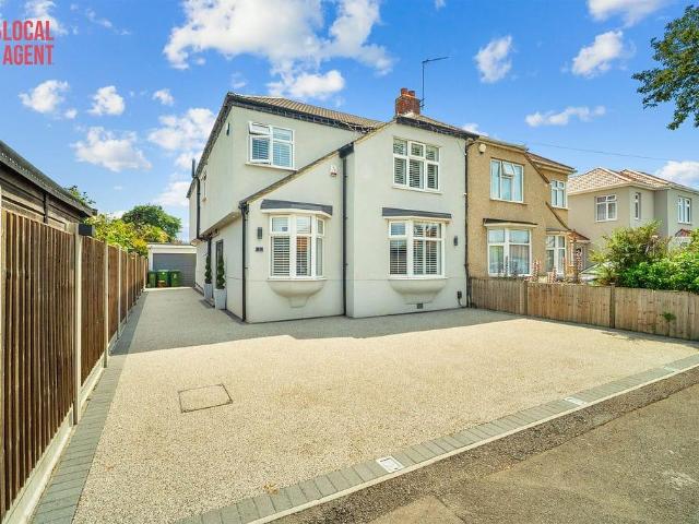 House for sale in Barnehurst, Greater London