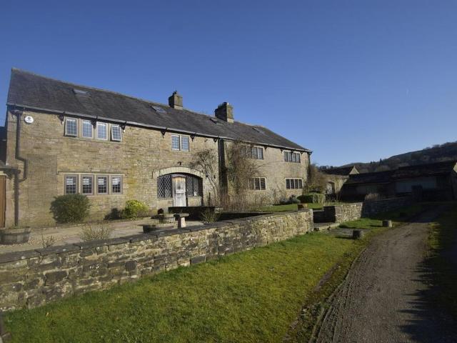 House for sale in Combs, Charlesworth