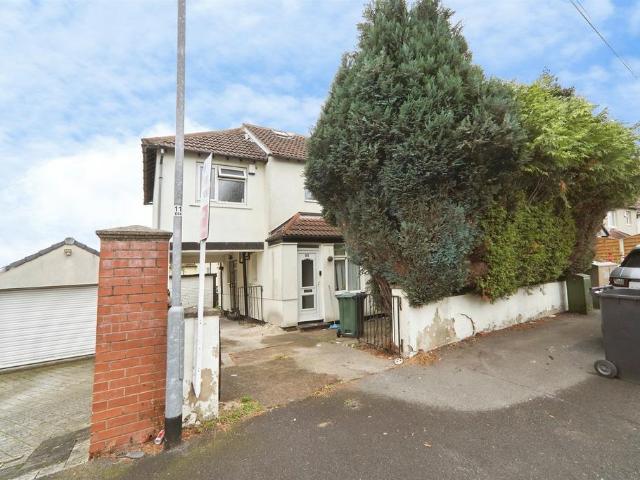 House for sale in Gipton Wood, Leeds