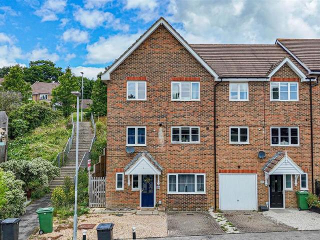 House for sale in Silverhill Park, Guestling Green