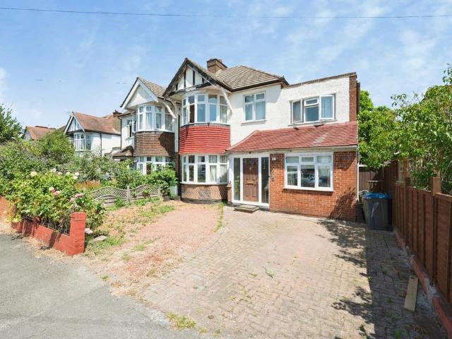 House for sale in Tolworth, Greater London