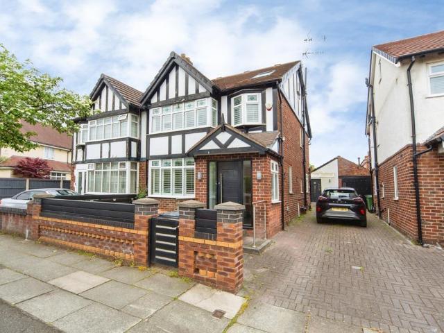House for sale in Great Crosby